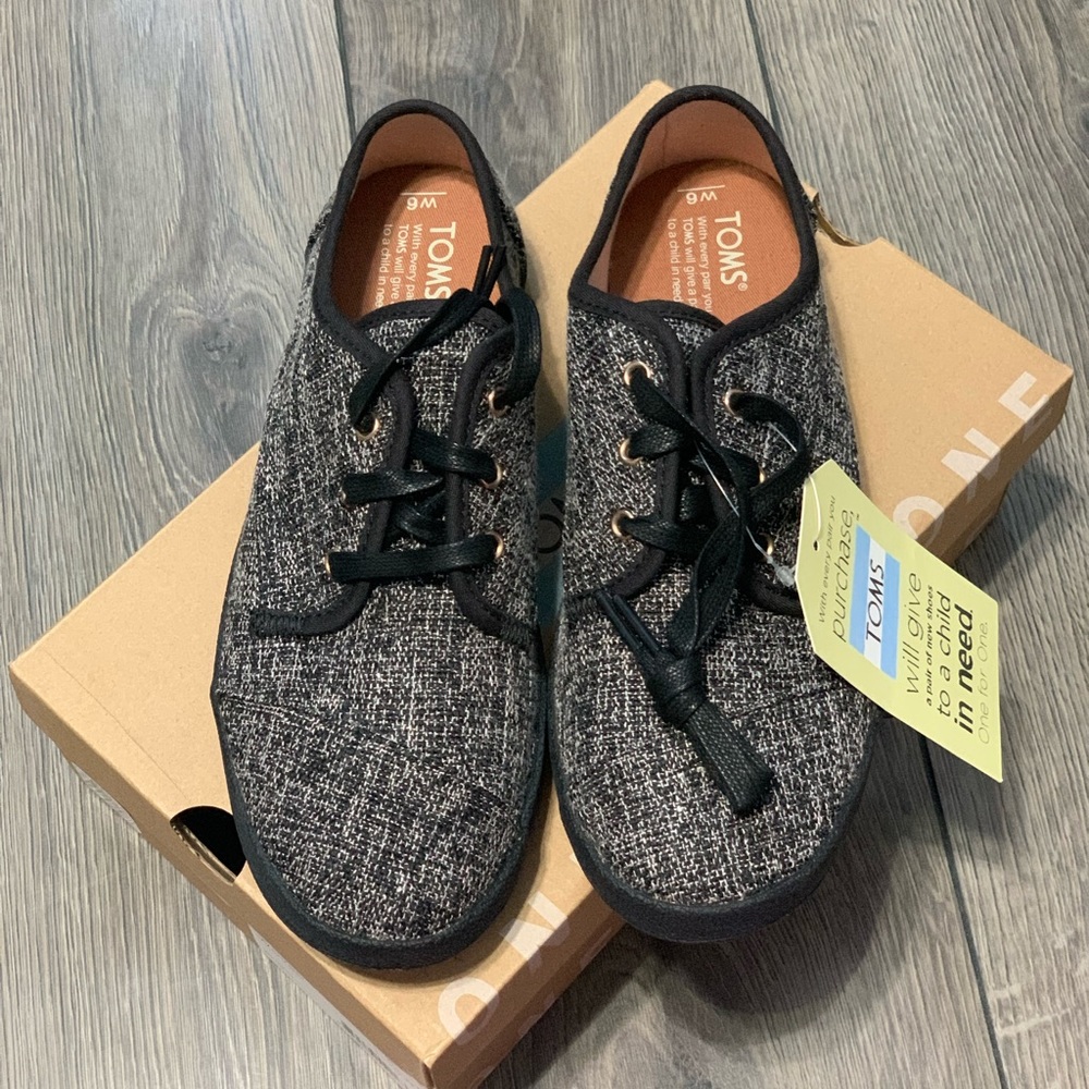 TOMS SNEAKER